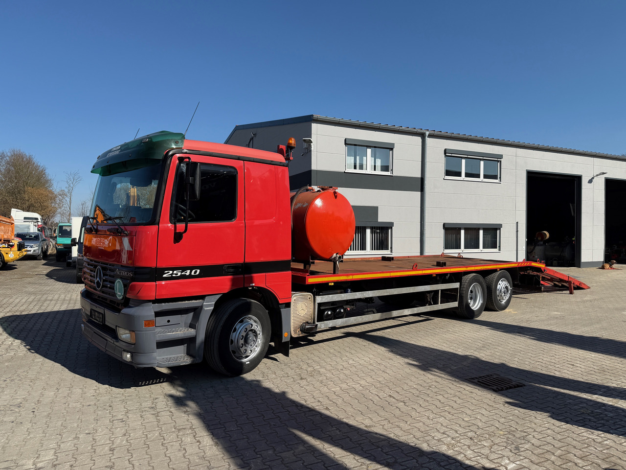 Mercedes-Benz 2540 Actros MP1 Baumaschinentrnasporter - Camião: foto 4 Mercedes-Benz 2540 Actros MP1 Baumaschinentrnasporter - Camião: foto 4