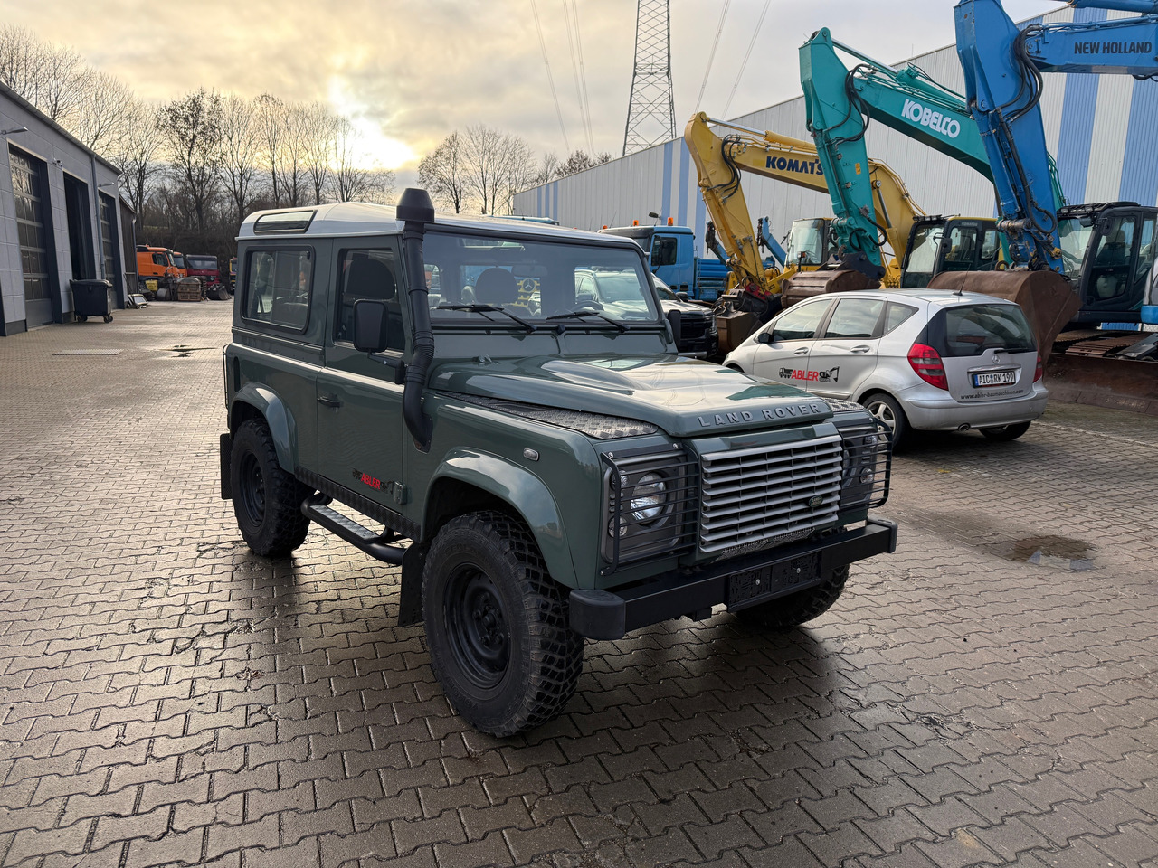 Land Rover Defender 90 2.4TD4 LKW Zulassung AHK - Automóvel: foto 4 Land Rover Defender 90 2.4TD4 LKW Zulassung AHK - Automóvel: foto 4