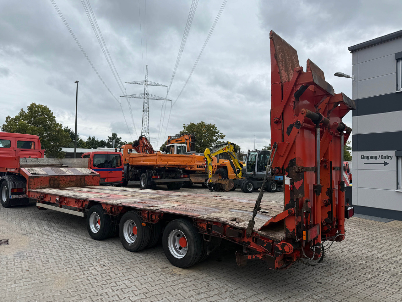 Müller Mitteltal TS3 Tieflader Auflieger mit hydr. Rampen - Semi-reboque baixa: foto 5 Müller Mitteltal TS3 Tieflader Auflieger mit hydr. Rampen - Semi-reboque baixa: foto 5