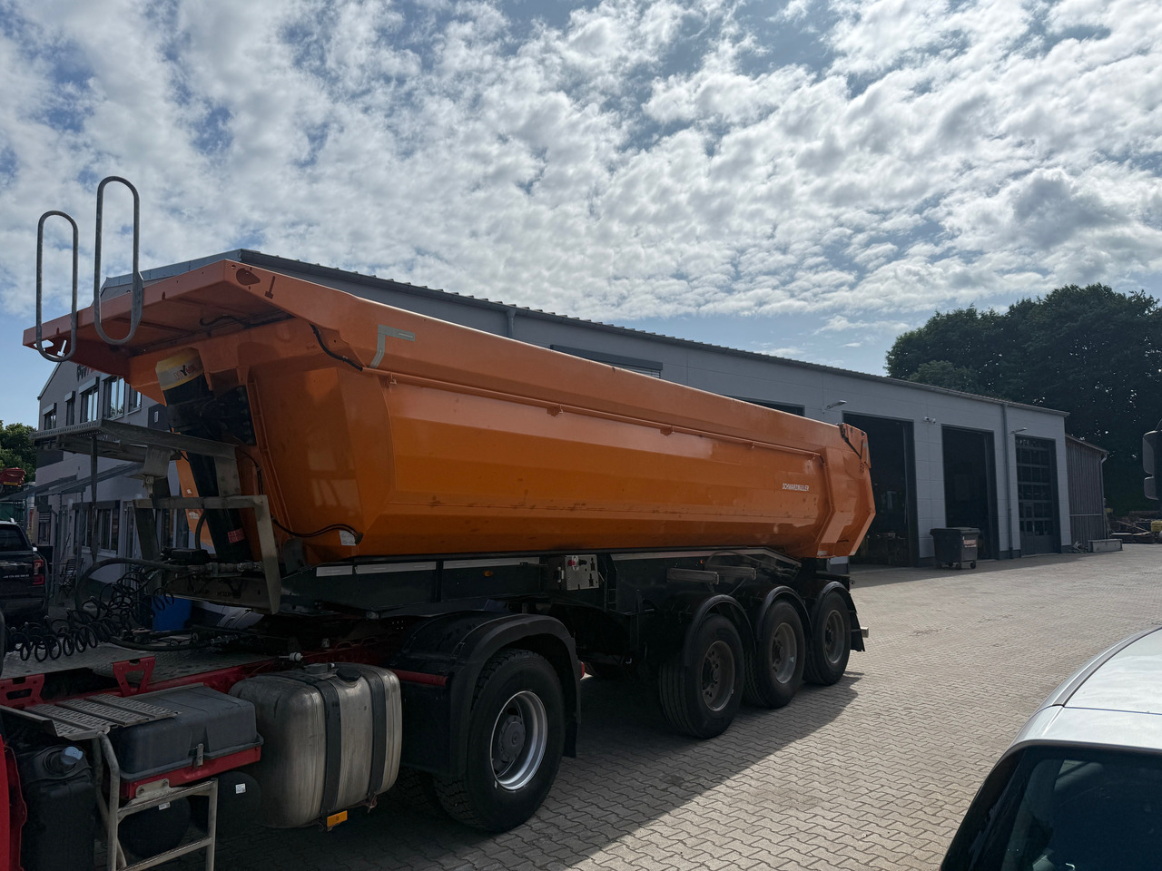 Schwarzmüller Kippauflieger Gesteinsmulde verstärkt Liftachse - Semi-reboque basculante: foto 2 Schwarzmüller Kippauflieger Gesteinsmulde verstärkt Liftachse - Semi-reboque basculante: foto 2