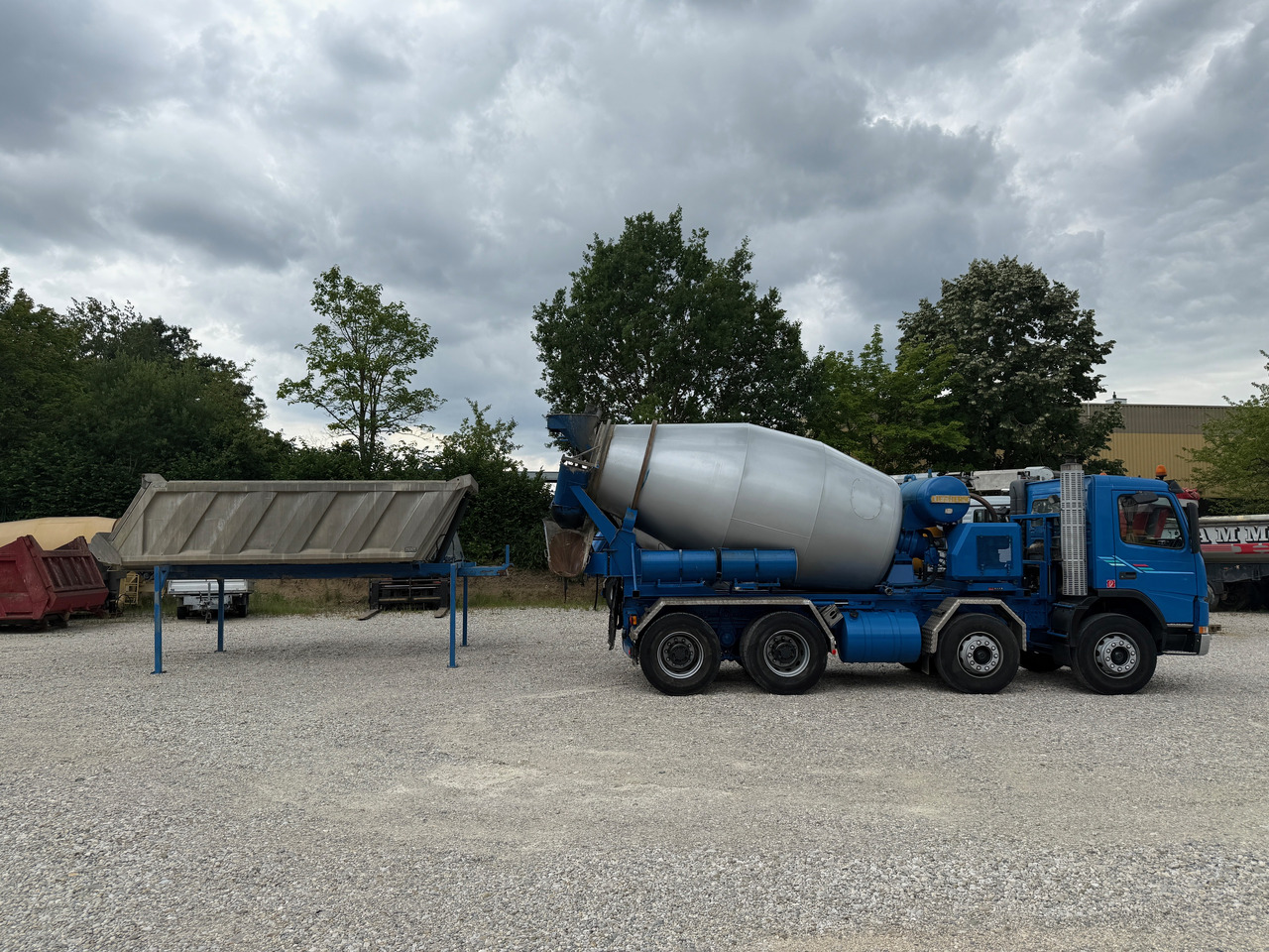 Volvo FM 12 420 WECHSELSYSTEM Betonmischer + Kipper AHK Klima - Camião betoneira: foto 4 Volvo FM 12 420 WECHSELSYSTEM Betonmischer + Kipper AHK Klima - Camião betoneira: foto 4