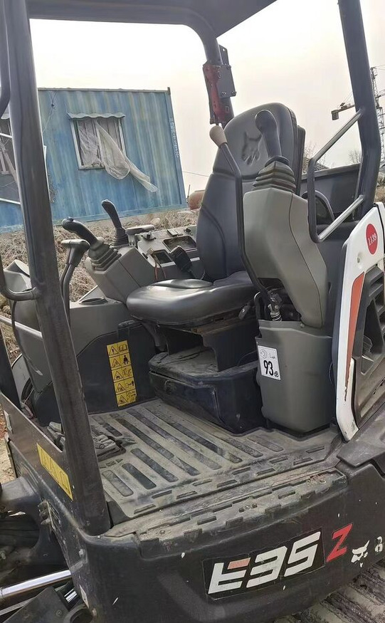 Bobcat E35 - Mini escavadeira: foto 3 Bobcat E35 - Mini escavadeira: foto 3