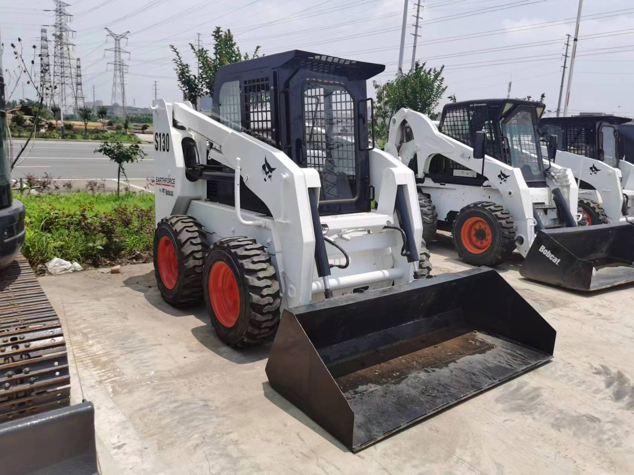 Bobcat S130 - Mini pá carregadora: foto 1 Bobcat S130 - Mini pá carregadora: foto 1