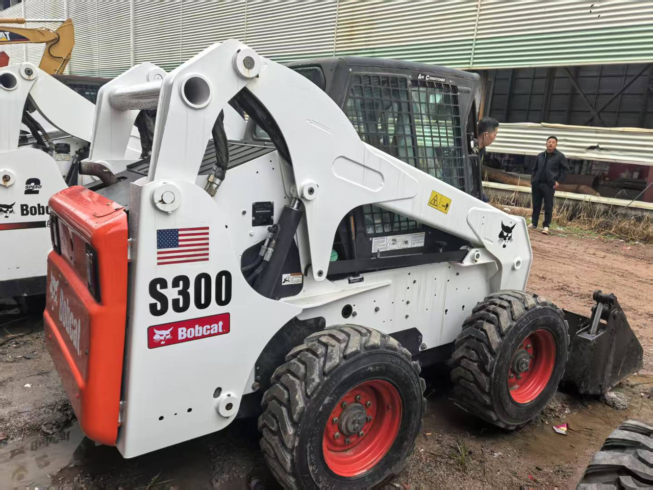 Bobcat S300 - Mini pá carregadora: foto 1 Bobcat S300 - Mini pá carregadora: foto 1