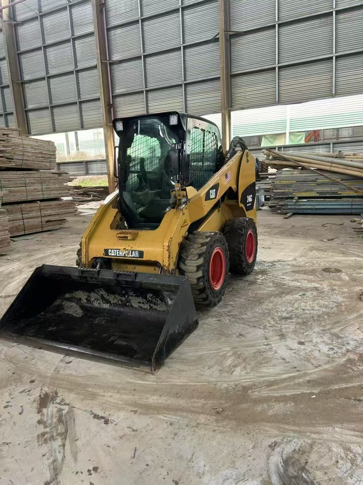 Mini pá carregadora Caterpillar 246C: foto 6 Mini pá carregadora Caterpillar 246C: foto 6