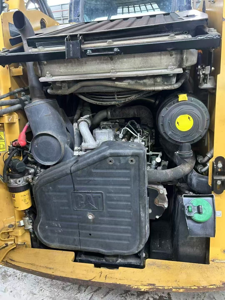 Mini pá carregadora Caterpillar 246C: foto 7 Mini pá carregadora Caterpillar 246C: foto 7