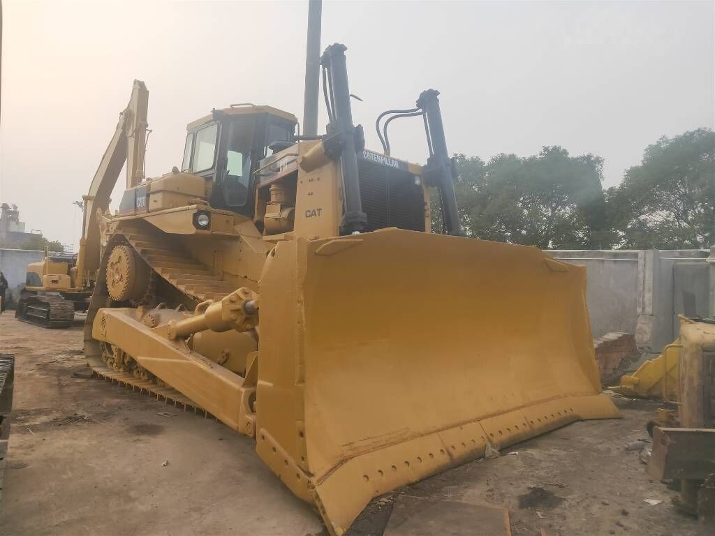 Caterpillar D 9 N - Buldôzer: foto 2 Caterpillar D 9 N - Buldôzer: foto 2