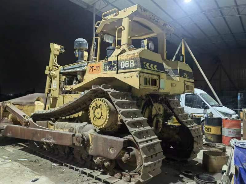 Caterpillar D8R - Buldôzer: foto 2 Caterpillar D8R - Buldôzer: foto 2