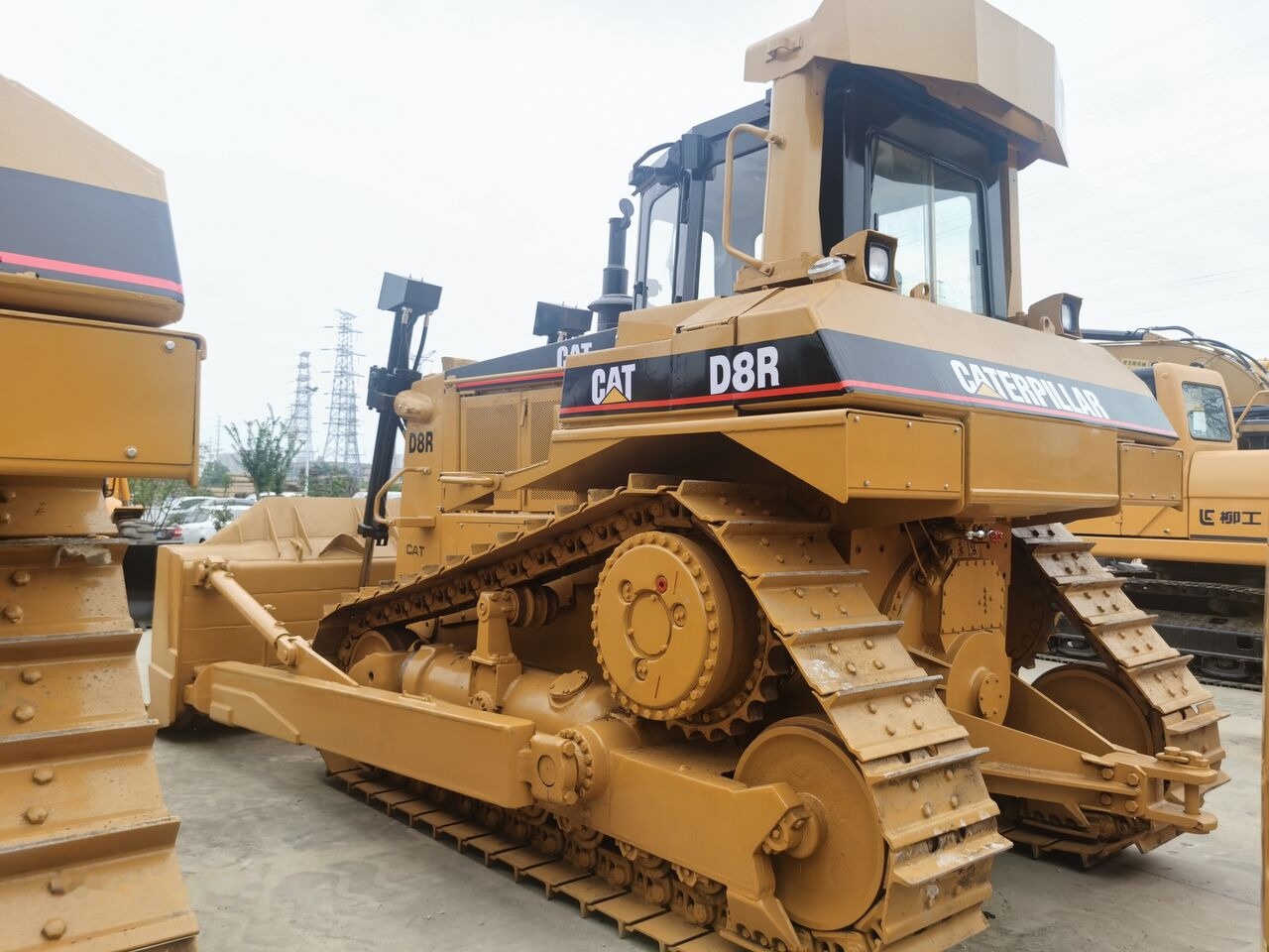 Caterpillar D8R - Buldôzer: foto 4 Caterpillar D8R - Buldôzer: foto 4