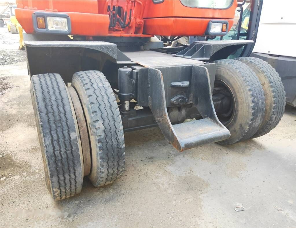 Doosan DH 150 W-7 - Escavadeira de rodas: foto 3 Doosan DH 150 W-7 - Escavadeira de rodas: foto 3