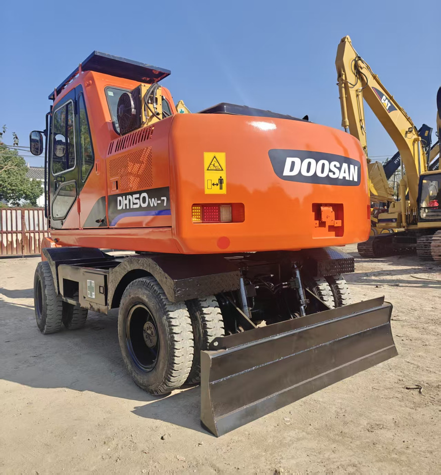 Doosan DH150W - Escavadeira de rodas: foto 5 Doosan DH150W - Escavadeira de rodas: foto 5
