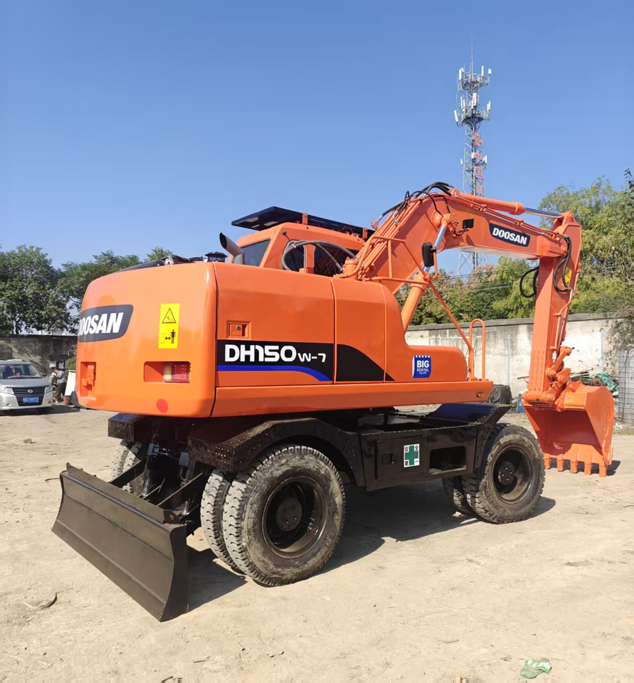 Doosan DH150W - Escavadeira de rodas: foto 4 Doosan DH150W - Escavadeira de rodas: foto 4