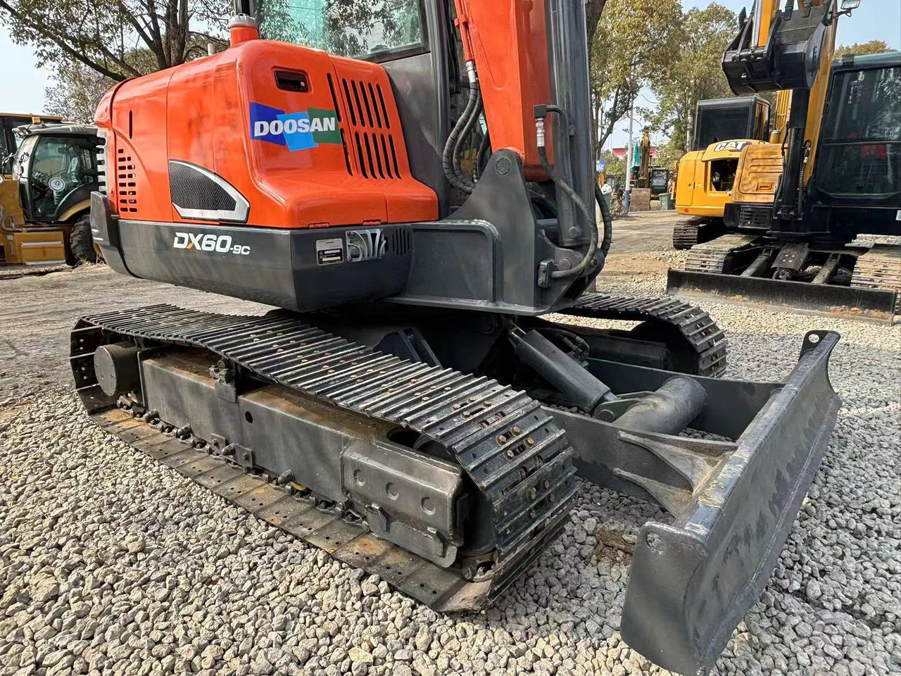 Doosan DX60-9C - Escavadora de rastos: foto 2 Doosan DX60-9C - Escavadora de rastos: foto 2