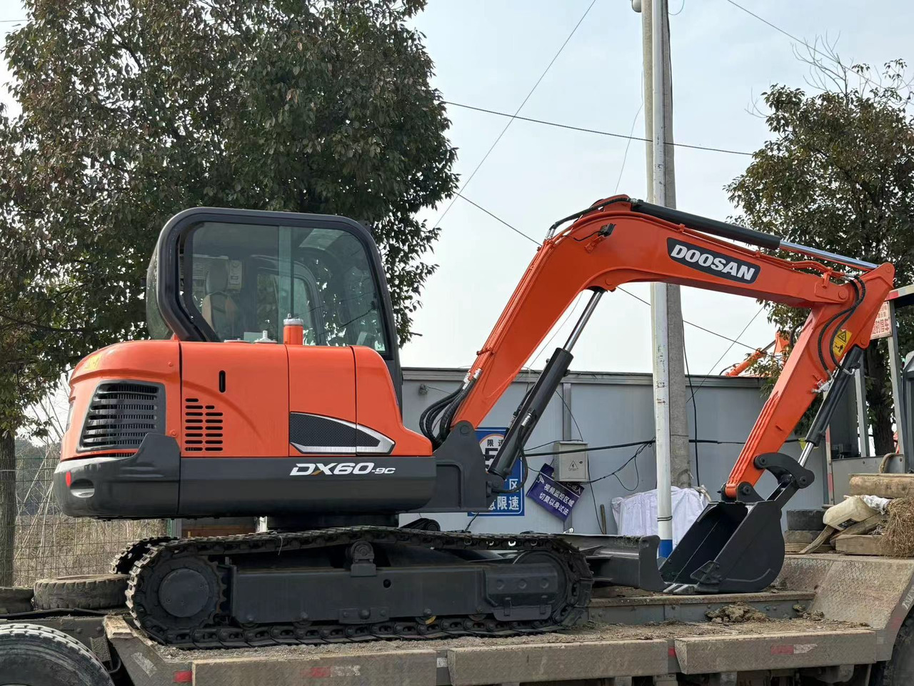 Doosan DX60-9C - Escavadora de rastos: foto 5 Doosan DX60-9C - Escavadora de rastos: foto 5