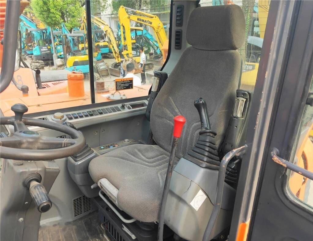 Doosan DX60 W - Escavadeira de rodas: foto 4 Doosan DX60 W - Escavadeira de rodas: foto 4