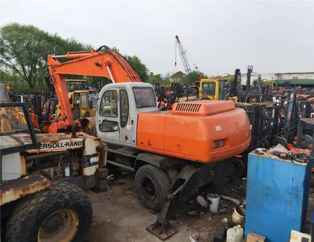 Hitachi ZX160WD - Escavadeira de rodas: foto 5 Hitachi ZX160WD - Escavadeira de rodas: foto 5