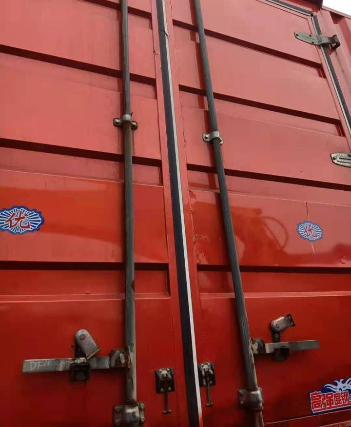 Howo 8X4 Box Truck Box Van - Camião transportador de contêineres/ Caixa móvel: foto 4 Howo 8X4 Box Truck Box Van - Camião transportador de contêineres/ Caixa móvel: foto 4