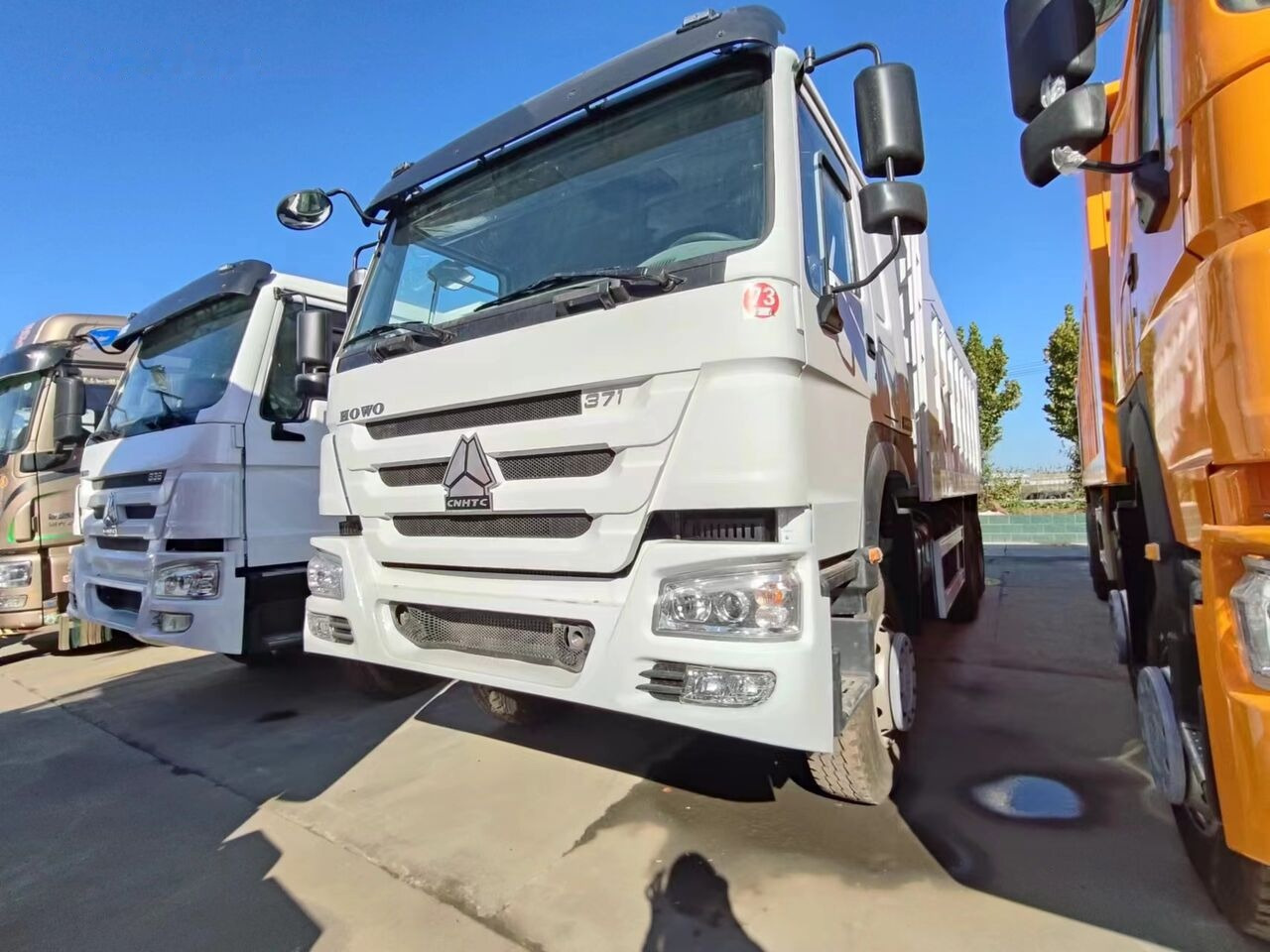 Howo New - Camião basculante: foto 1 Howo New - Camião basculante: foto 1