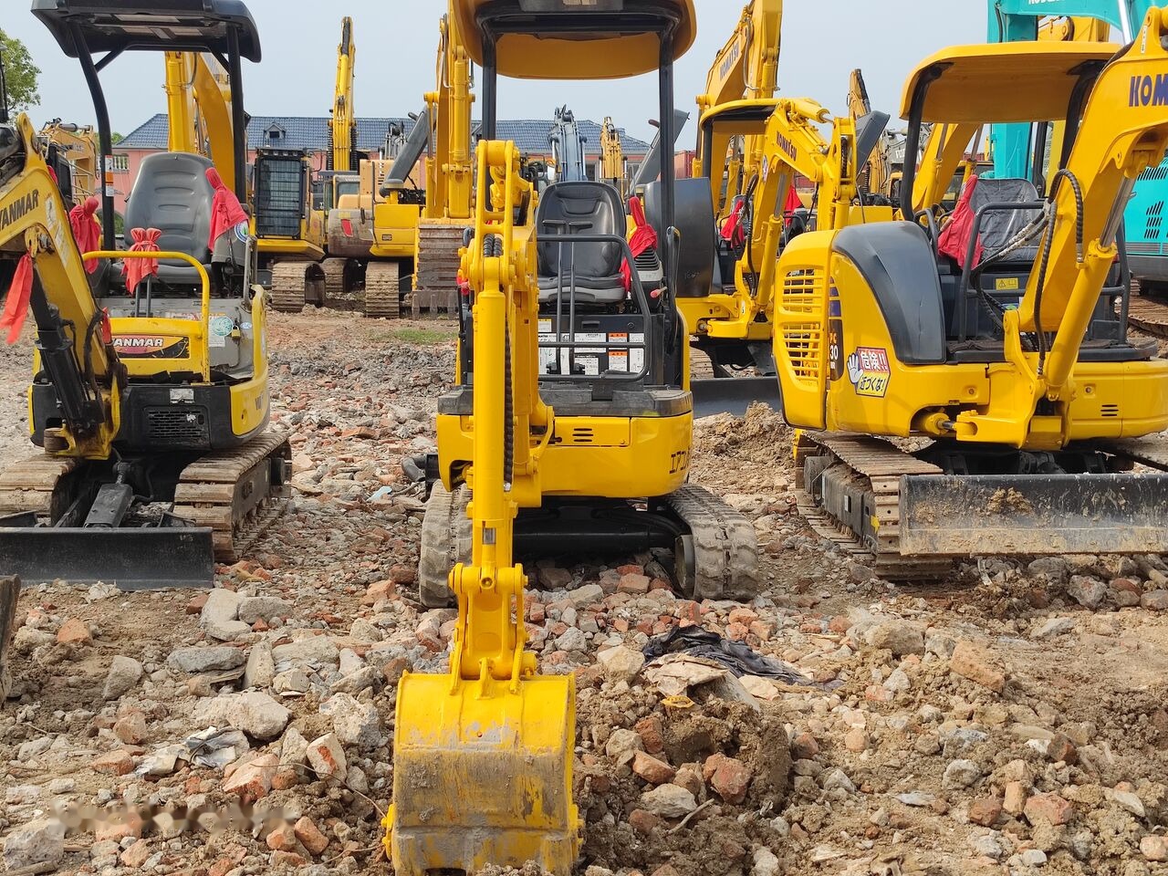 Komatsu PC18MR - Mini escavadeira: foto 4 Komatsu PC18MR - Mini escavadeira: foto 4