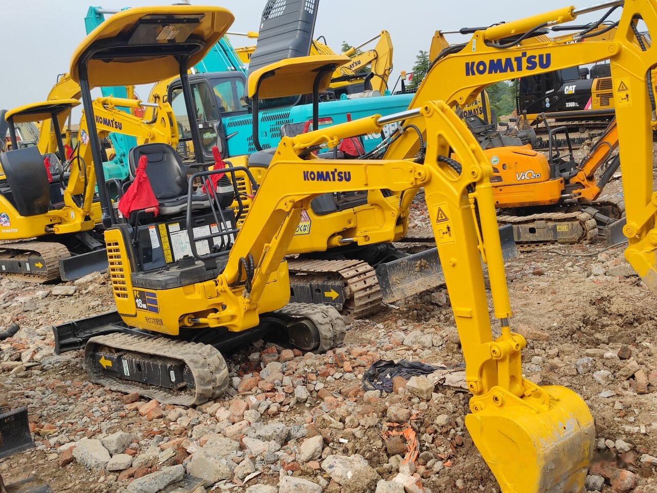 Komatsu PC18MR - Mini escavadeira: foto 3 Komatsu PC18MR - Mini escavadeira: foto 3