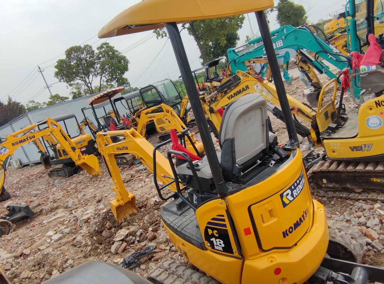 Komatsu PC18MR - Mini escavadeira: foto 1 Komatsu PC18MR - Mini escavadeira: foto 1