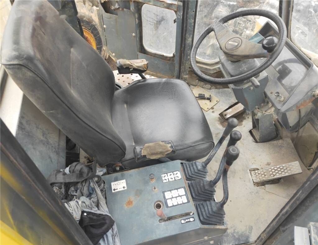 Komatsu WA320 - Pá carregadora de rodas: foto 5 Komatsu WA320 - Pá carregadora de rodas: foto 5