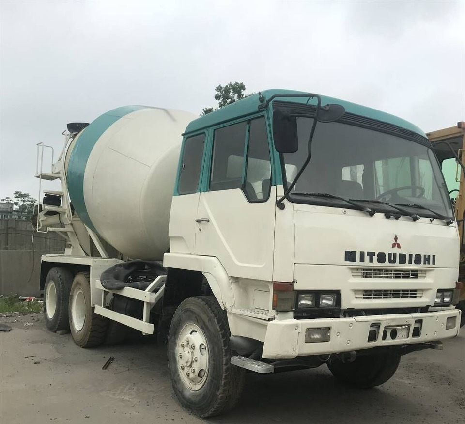 Mitsubishi FV415J - Camião betoneira: foto 2 Mitsubishi FV415J - Camião betoneira: foto 2