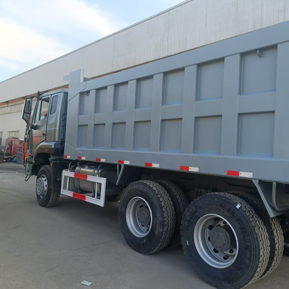 Sinotruk HOHAN 6*4 Dump truck - Camião basculante: foto 5 Sinotruk HOHAN 6*4 Dump truck - Camião basculante: foto 5