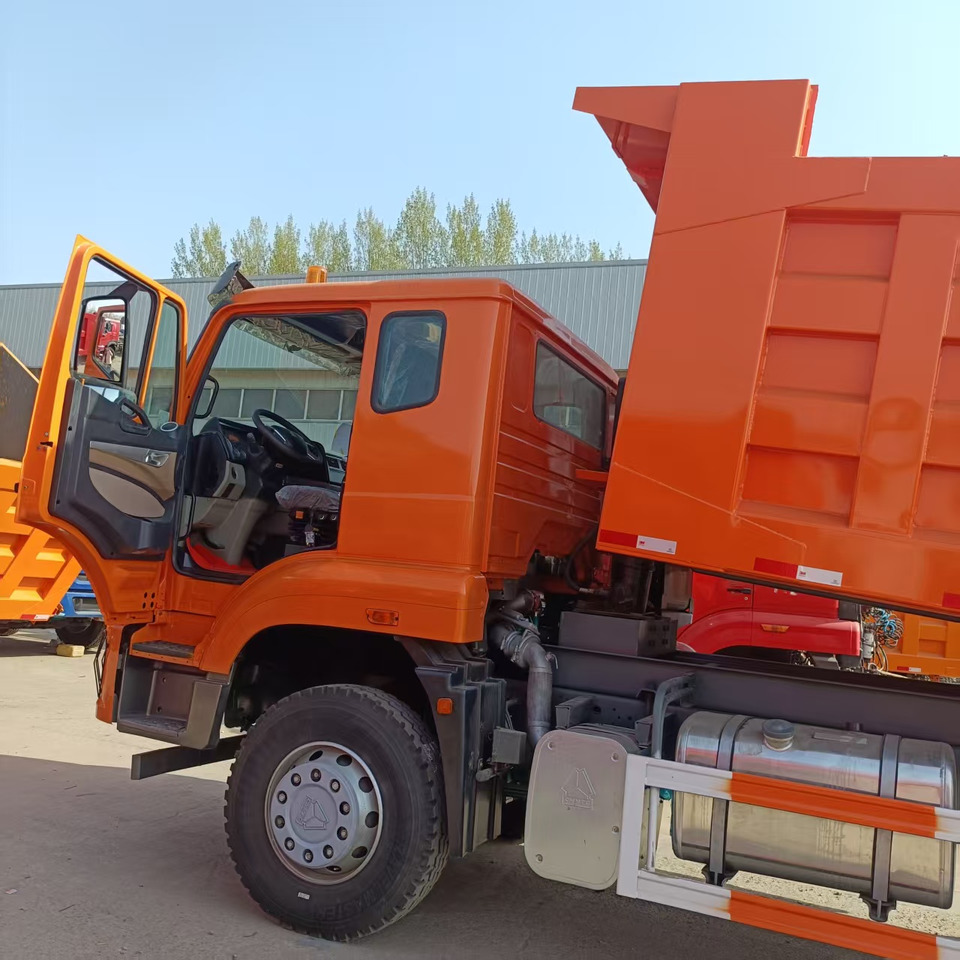 Sinotruk HOHAN 6*4 Dump truck - Camião basculante: foto 4 Sinotruk HOHAN 6*4 Dump truck - Camião basculante: foto 4