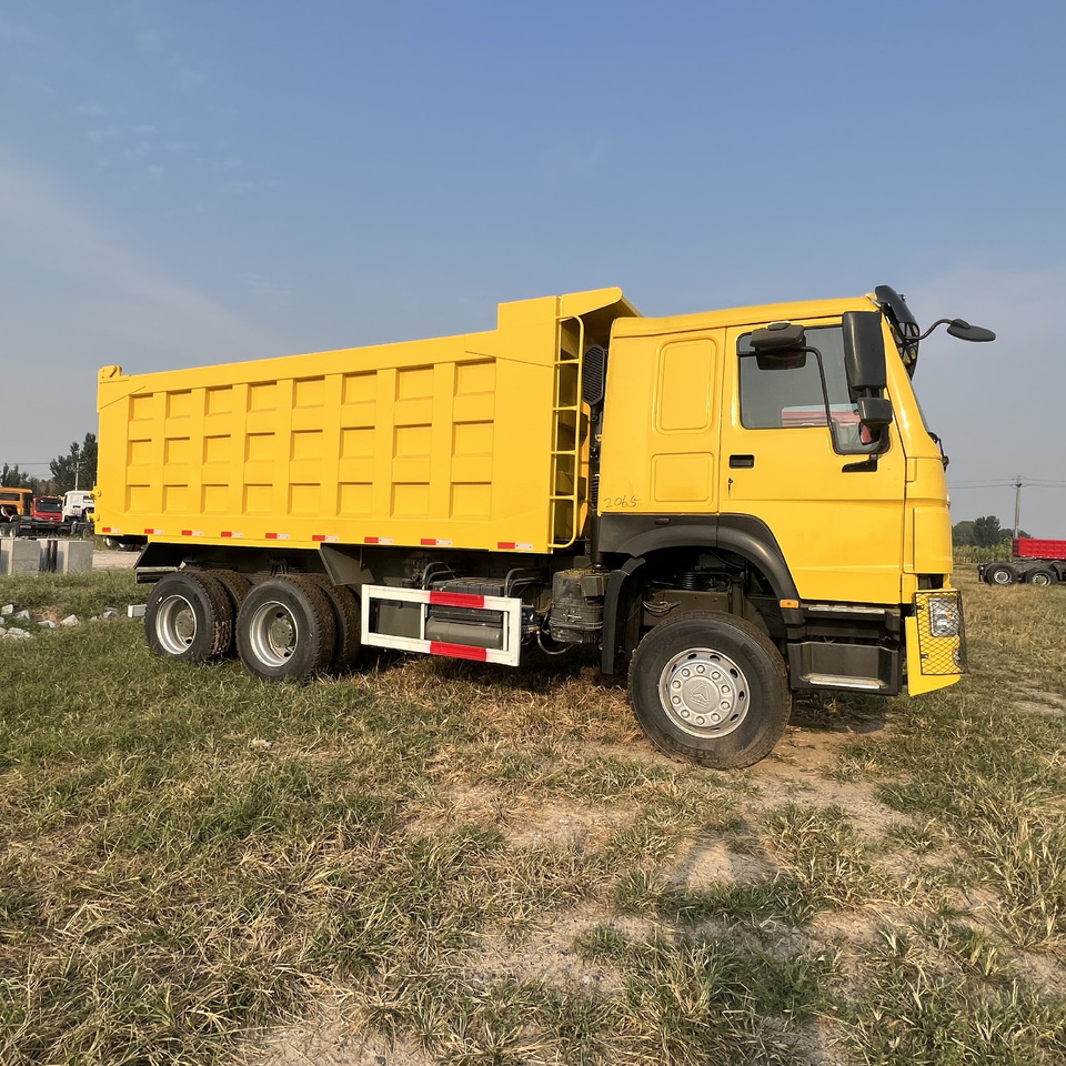 Sinotruk HOWO 371 6*4 Dump truck - Camião basculante: foto 1 Sinotruk HOWO 371 6*4 Dump truck - Camião basculante: foto 1