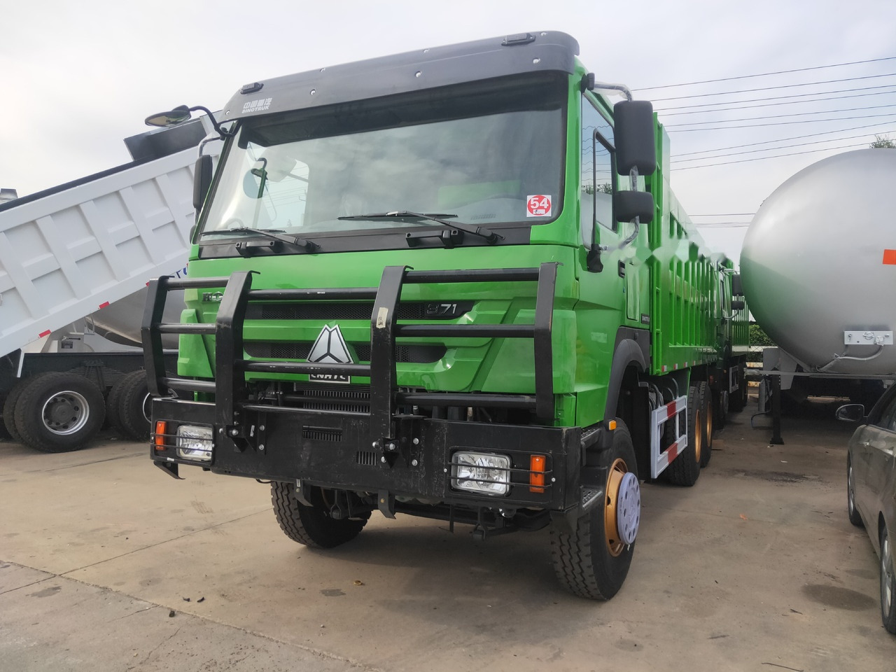 Sinotruk HOWO 371 6*4 Dump truck - Camião basculante: foto 5 Sinotruk HOWO 371 6*4 Dump truck - Camião basculante: foto 5