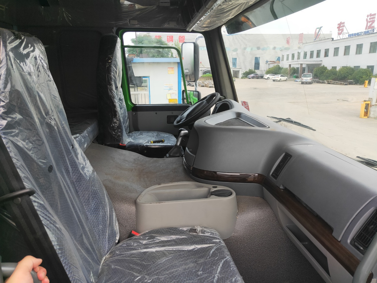 Sinotruk HOWO 371 6*4 Dump truck - Camião basculante: foto 4 Sinotruk HOWO 371 6*4 Dump truck - Camião basculante: foto 4