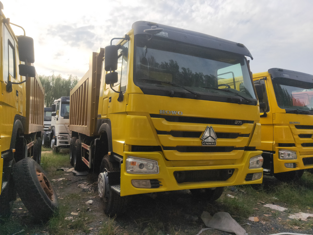 Sinotruk HOWO 371 6*4 Dump truck - Camião basculante: foto 5 Sinotruk HOWO 371 6*4 Dump truck - Camião basculante: foto 5