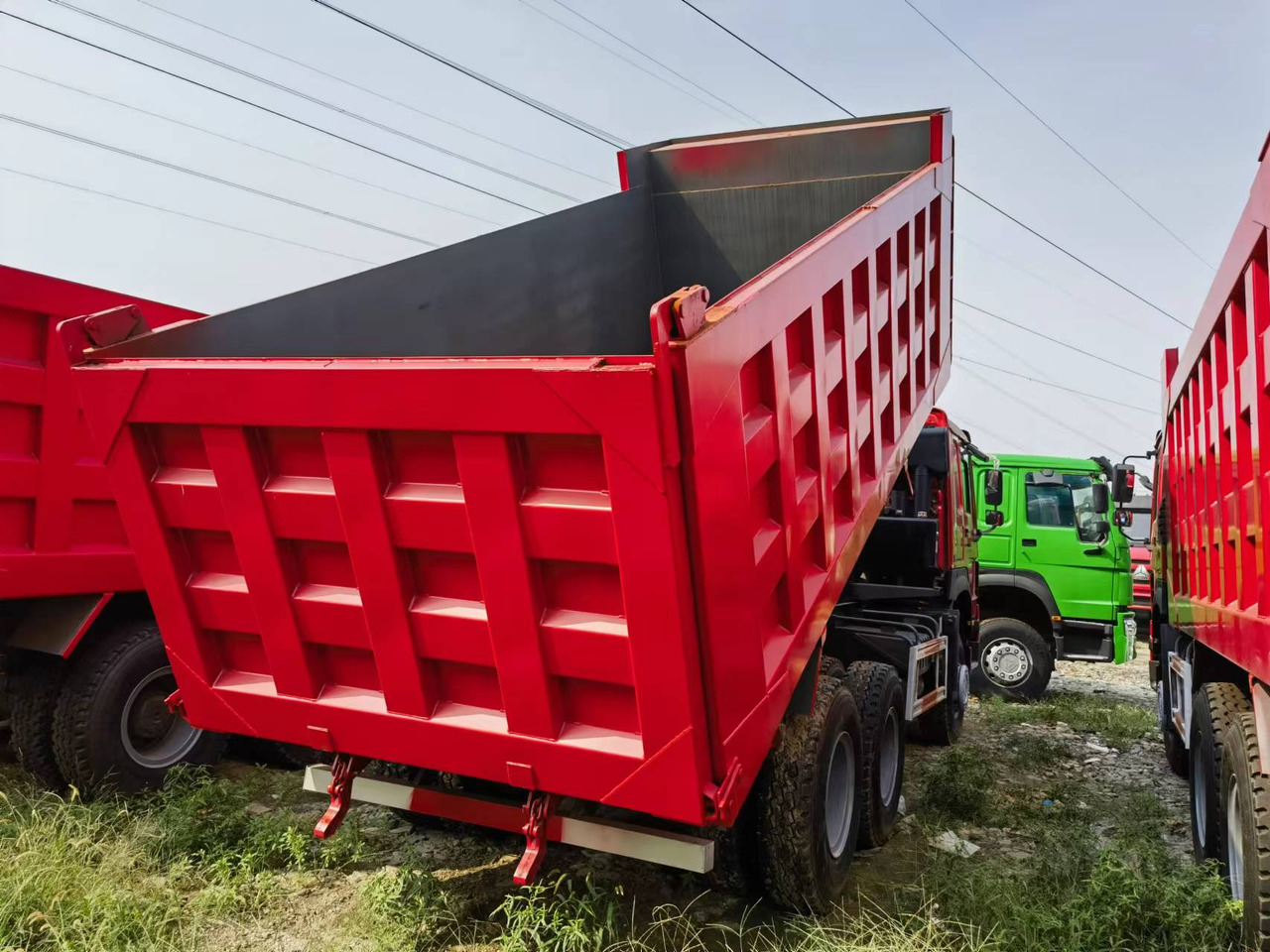 Sinotruk HOWO 371 6*4 Dump truck - Camião basculante: foto 5 Sinotruk HOWO 371 6*4 Dump truck - Camião basculante: foto 5