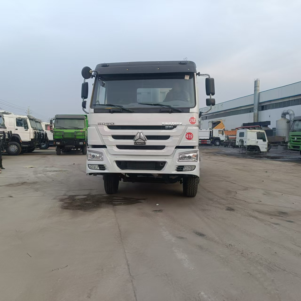 Sinotruk HOWO 371 6*4 Dump truck - Camião basculante: foto 4 Sinotruk HOWO 371 6*4 Dump truck - Camião basculante: foto 4