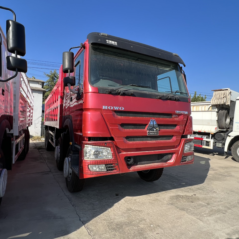 Sinotruk HOWO 371 8*4 Dump truck - Camião basculante: foto 1 Sinotruk HOWO 371 8*4 Dump truck - Camião basculante: foto 1