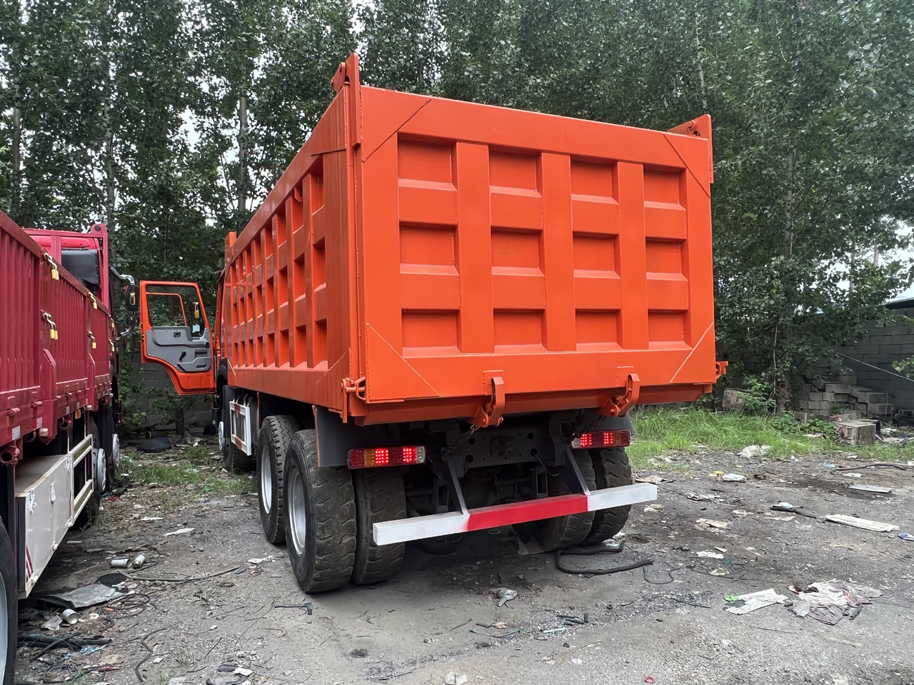 Sinotruk HOWO 371 - Tombador: foto 2 Sinotruk HOWO 371 - Tombador: foto 2