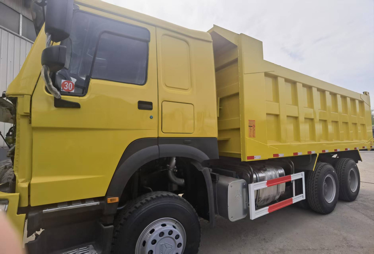Sinotruk HOWO 371 Dump truck - Camião basculante: foto 4 Sinotruk HOWO 371 Dump truck - Camião basculante: foto 4