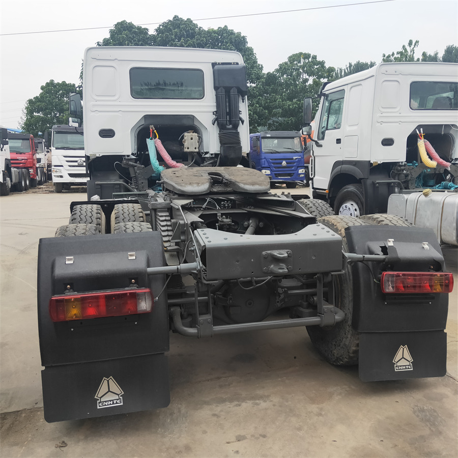 Sinotruk HOWO 371 tractor - Tombador: foto 5 Sinotruk HOWO 371 tractor - Tombador: foto 5