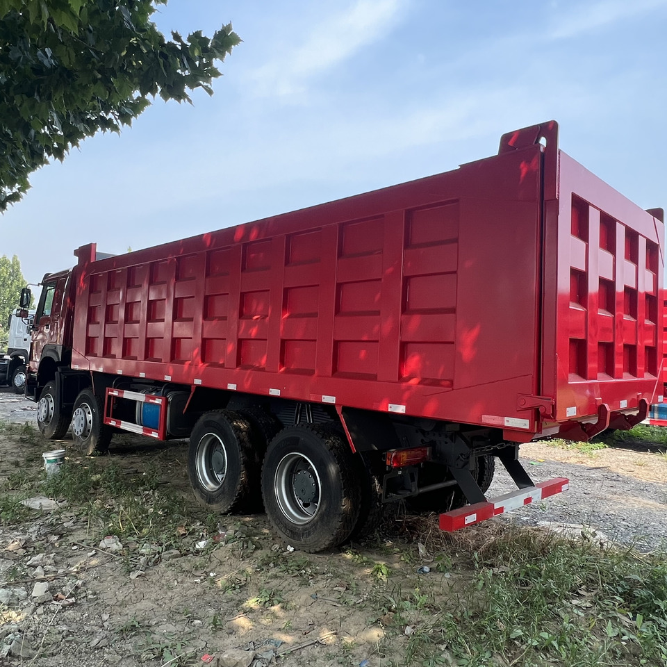 Sinotruk HOWO 420 8*4 Dump truck - Camião basculante: foto 3 Sinotruk HOWO 420 8*4 Dump truck - Camião basculante: foto 3