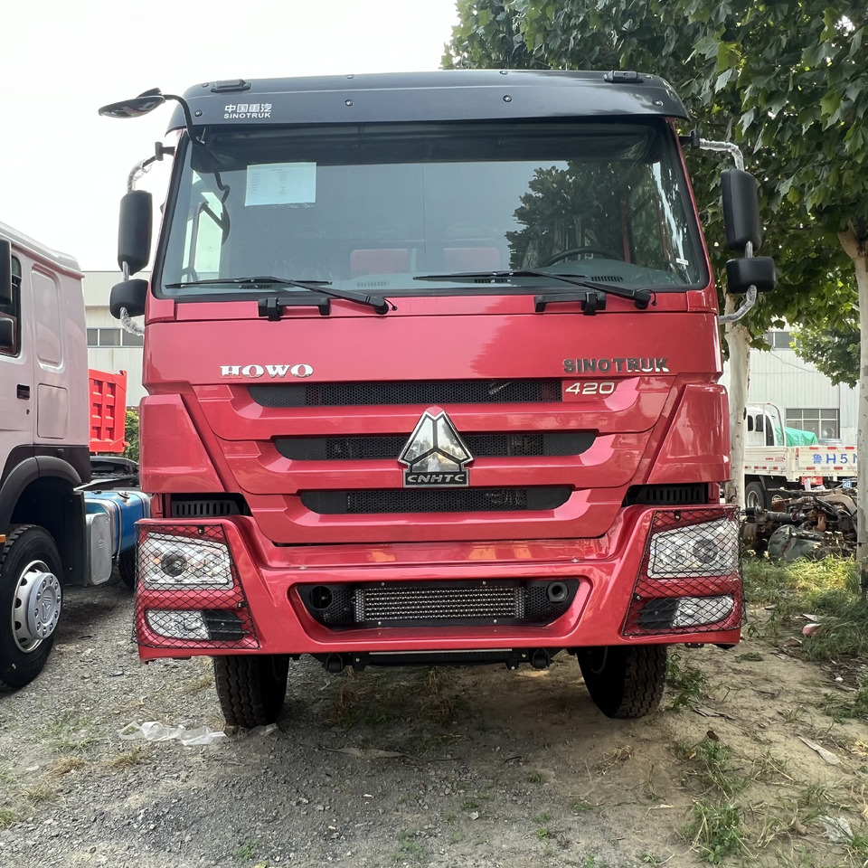 Sinotruk HOWO 420 8*4 Dump truck - Camião basculante: foto 2 Sinotruk HOWO 420 8*4 Dump truck - Camião basculante: foto 2