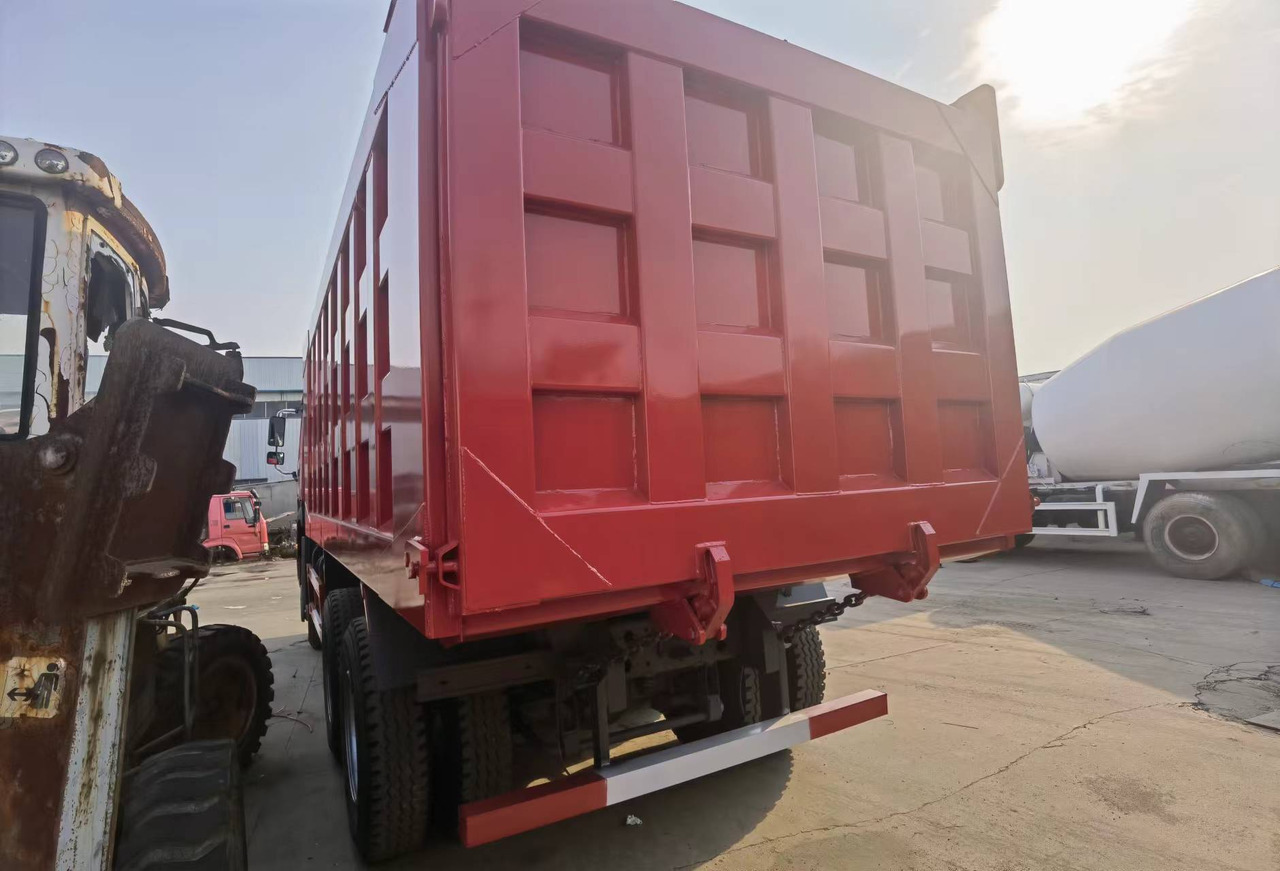 Camião basculante Sinotruk HOWO 6*4 Dump truck: foto 6