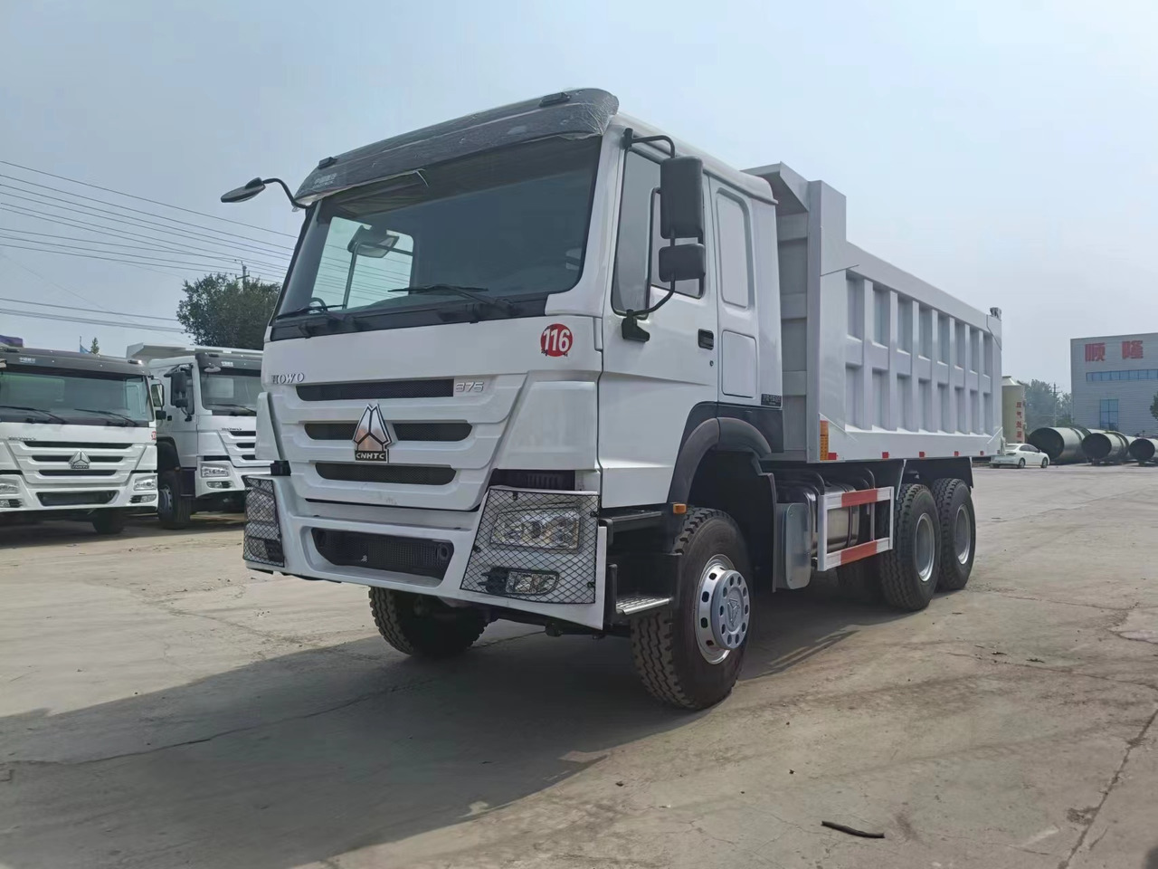 Sinotruk HOWO 6*4 Dump truck - Camião basculante: foto 1 Sinotruk HOWO 6*4 Dump truck - Camião basculante: foto 1
