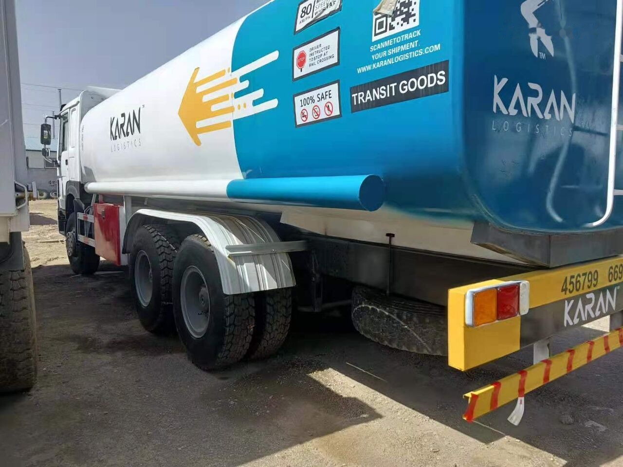 Sinotruk HOWO 6*4 Fuel Tank Truck - Camião cisterna: foto 4 Sinotruk HOWO 6*4 Fuel Tank Truck - Camião cisterna: foto 4