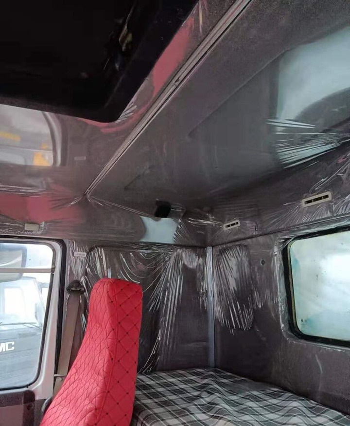 Sinotruk HOWO 6*4 Fuel Tank Truck - Camião cisterna: foto 5 Sinotruk HOWO 6*4 Fuel Tank Truck - Camião cisterna: foto 5