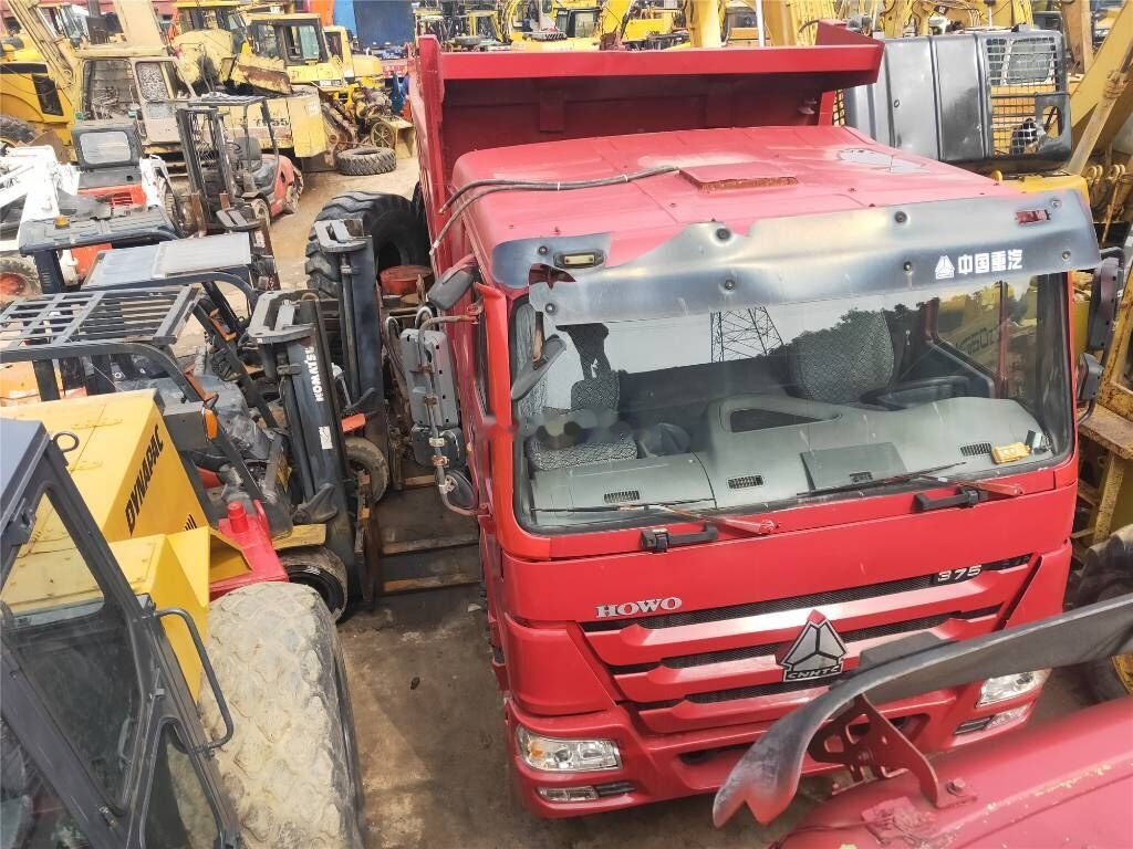 Sinotruk HOWO 8*4 Dump truck - Camião basculante: foto 2 Sinotruk HOWO 8*4 Dump truck - Camião basculante: foto 2