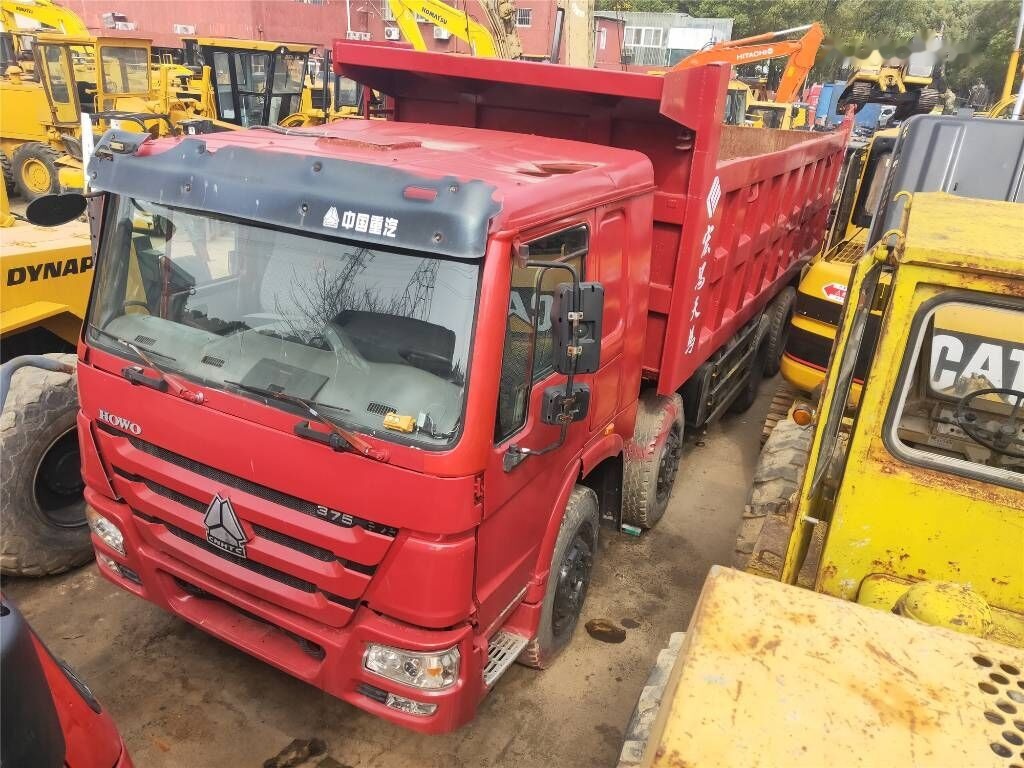 Sinotruk HOWO 8*4 Dump truck - Camião basculante: foto 4 Sinotruk HOWO 8*4 Dump truck - Camião basculante: foto 4