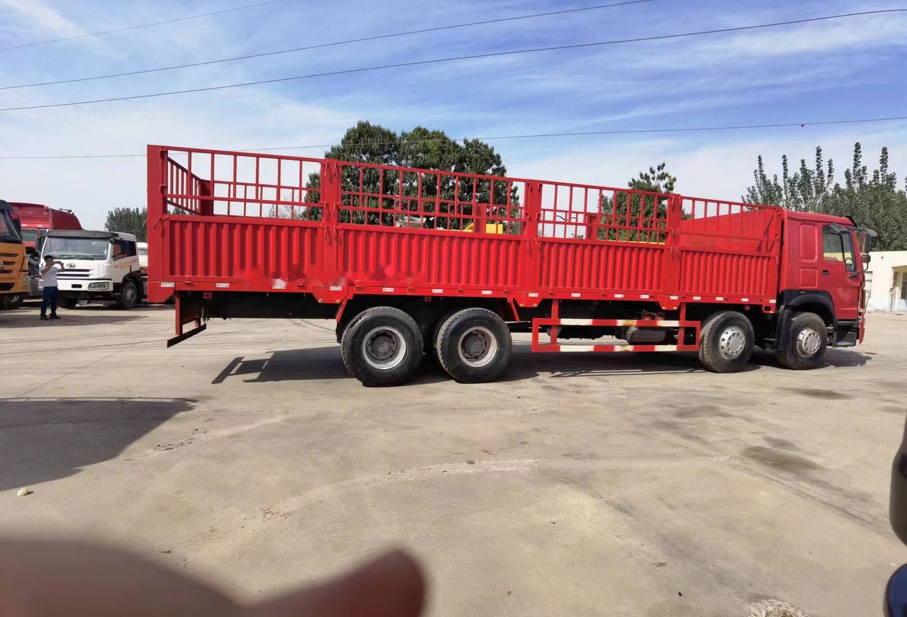 Sinotruk HOWO 8*4 Fence Truck - Tombador: foto 5 Sinotruk HOWO 8*4 Fence Truck - Tombador: foto 5