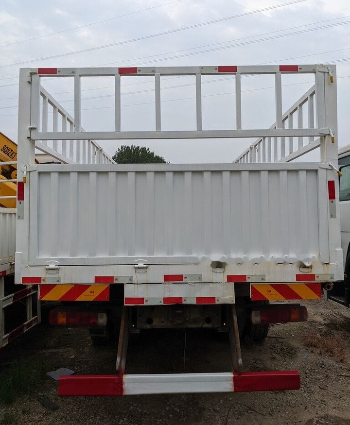 Sinotruk HOWO 8*4 Fence Truck - Camião de caixa aberta/ Plataforma: foto 4 Sinotruk HOWO 8*4 Fence Truck - Camião de caixa aberta/ Plataforma: foto 4