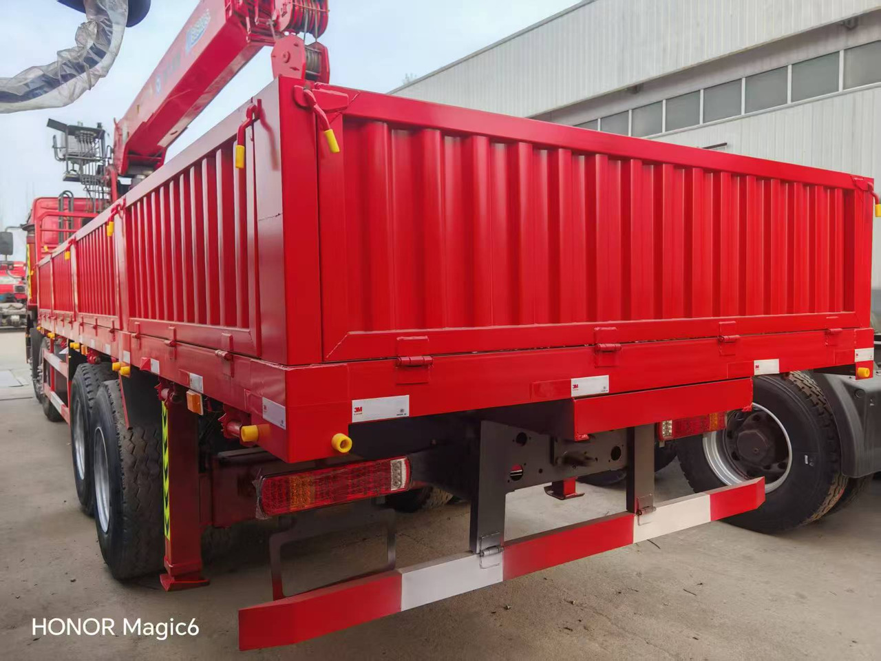 Sinotruk HOWO 8*4 Mobile crane - Grua móvel: foto 4 Sinotruk HOWO 8*4 Mobile crane - Grua móvel: foto 4